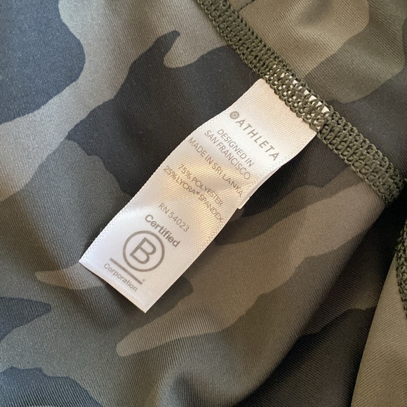 ATHLETA sport capris - Picture 7 of 11